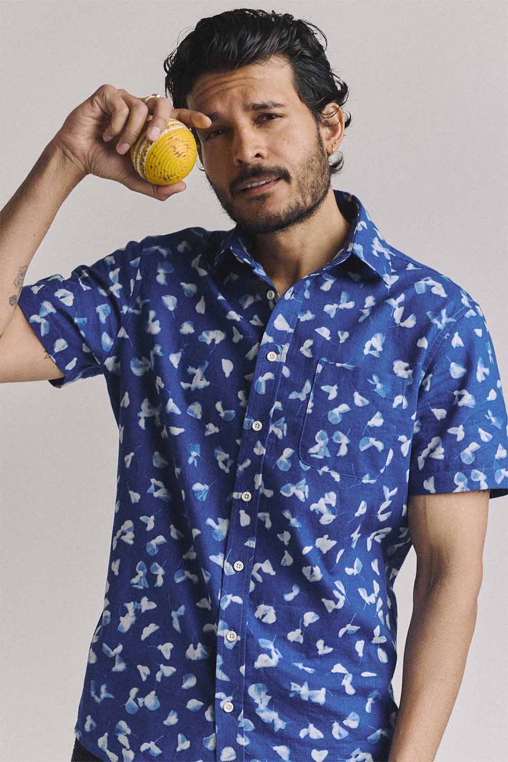 Taylor Stitch - The California SS - Dark Navy Gingko - Front