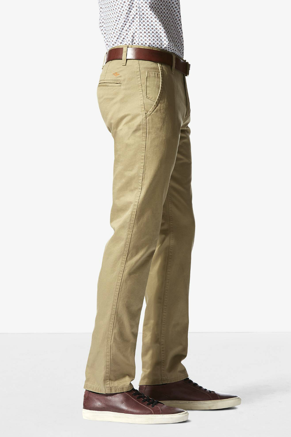 SLIM TAPERED CHINO