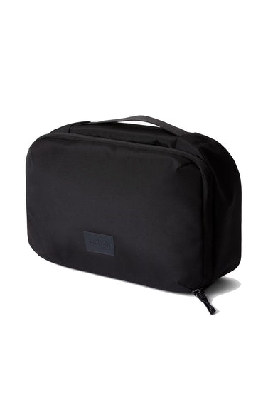 bellroy-hanging-toiletry-kit-black-front
