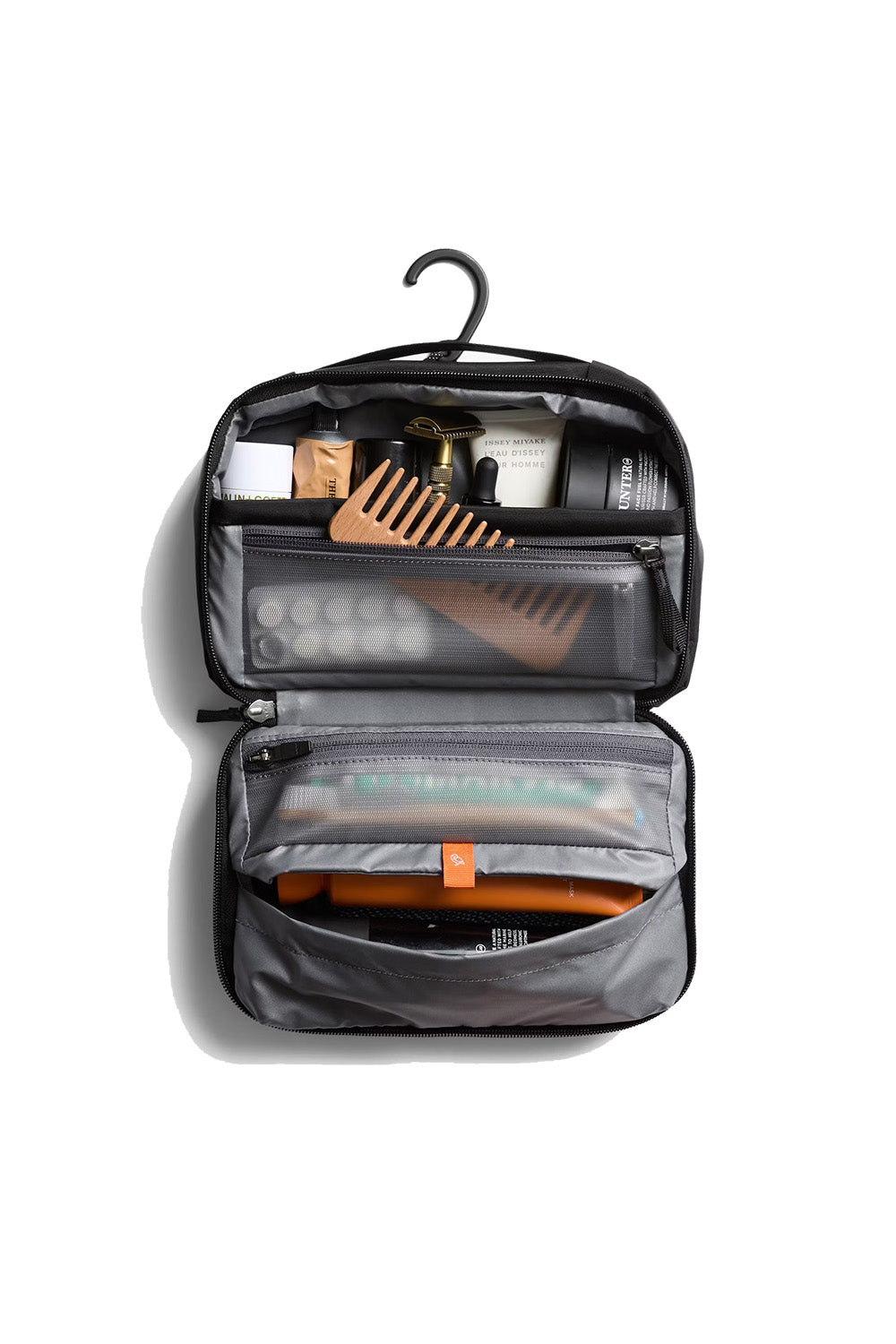 bellroy-hanging-toiletry-kit-black