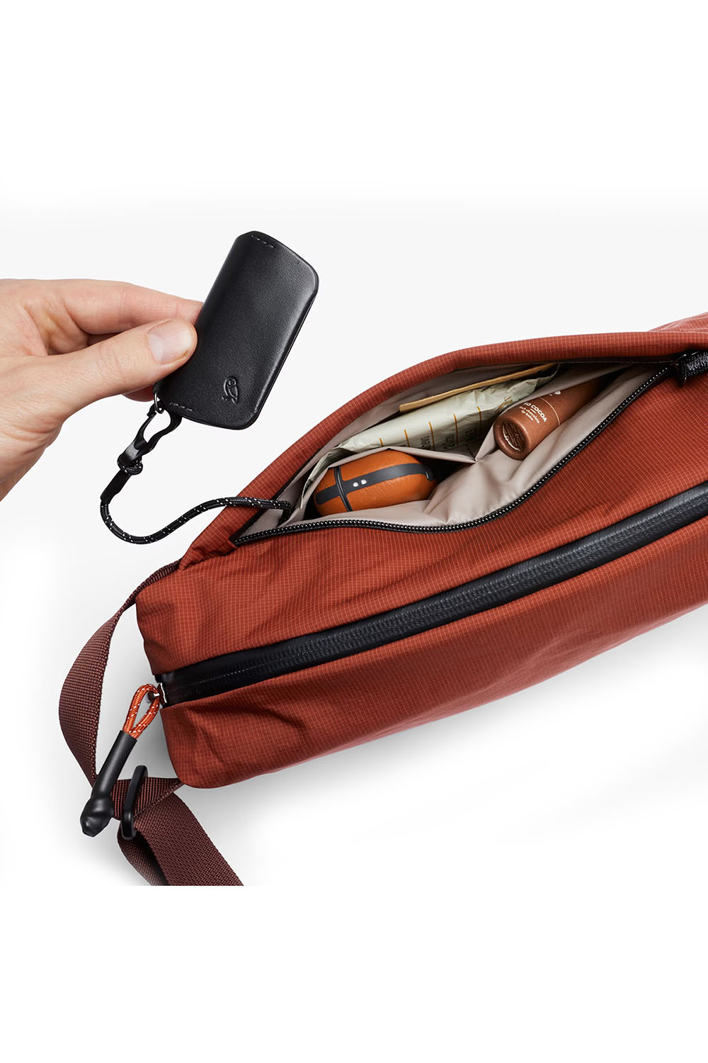 bellroy-lite-sling-clay-pocket