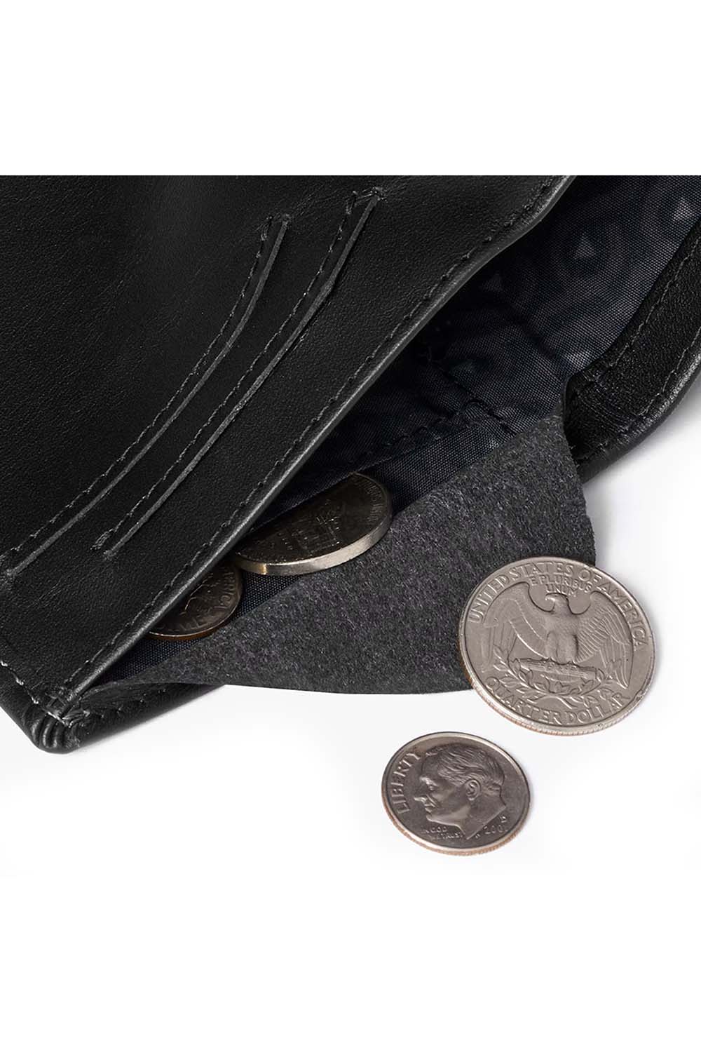 bellroy-note-sleeve-black-pocket