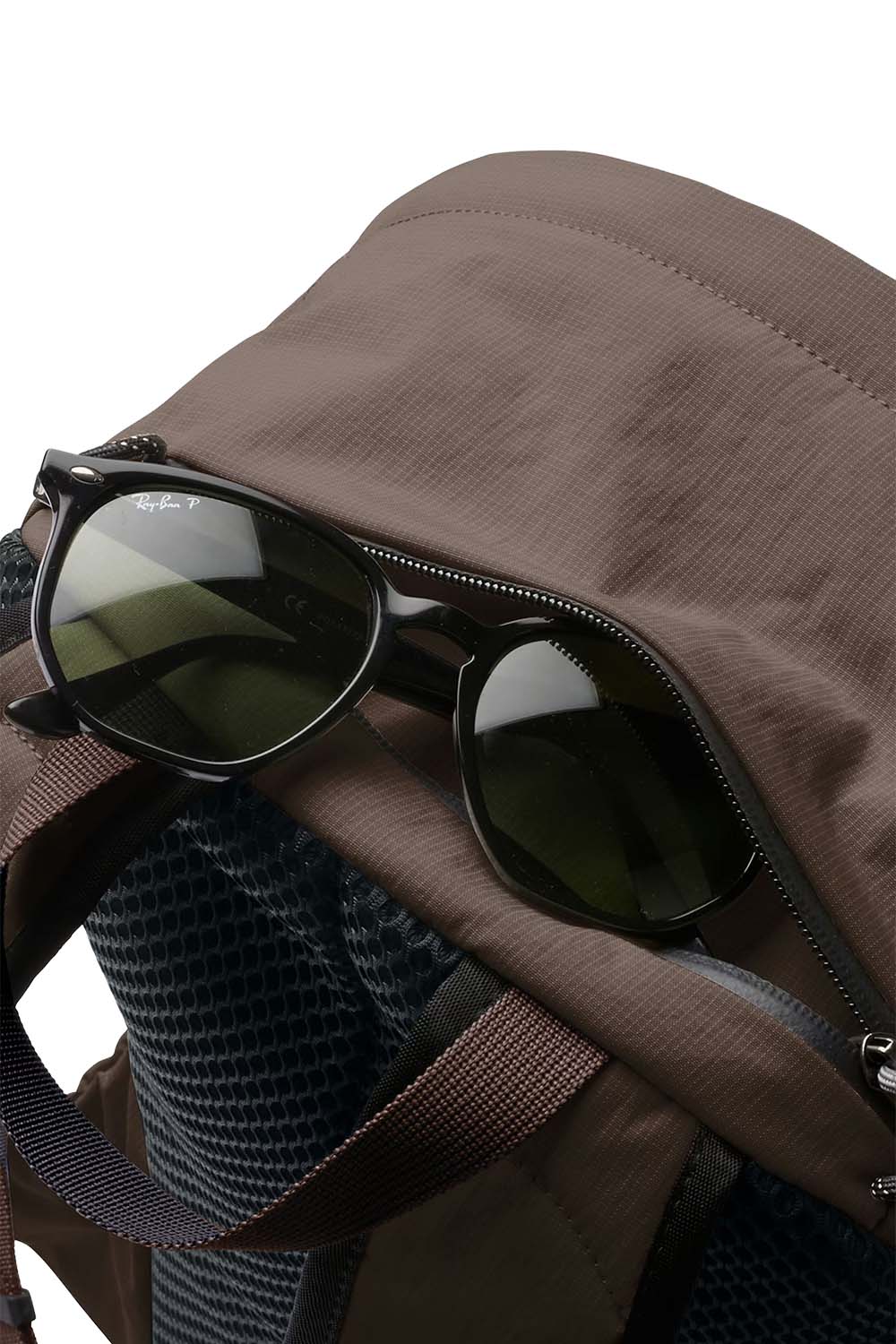 bellroy lite daypack riverrock top pocket