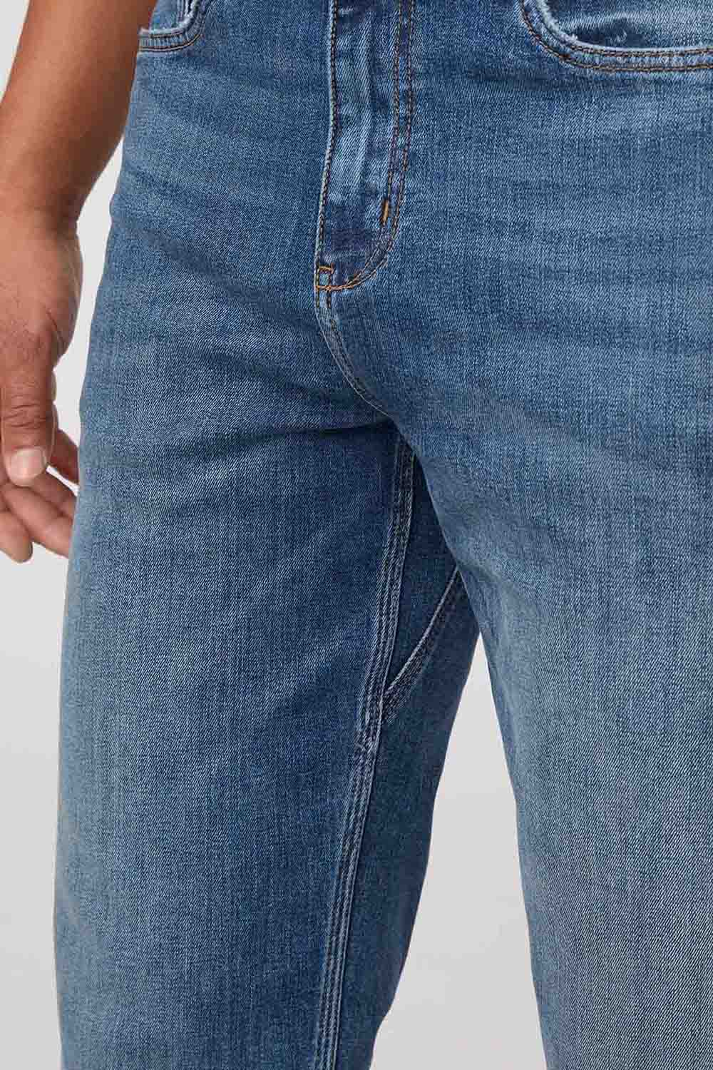 duer-performance-denim-relaxed-straight-dust-storm-indigo-front-detail