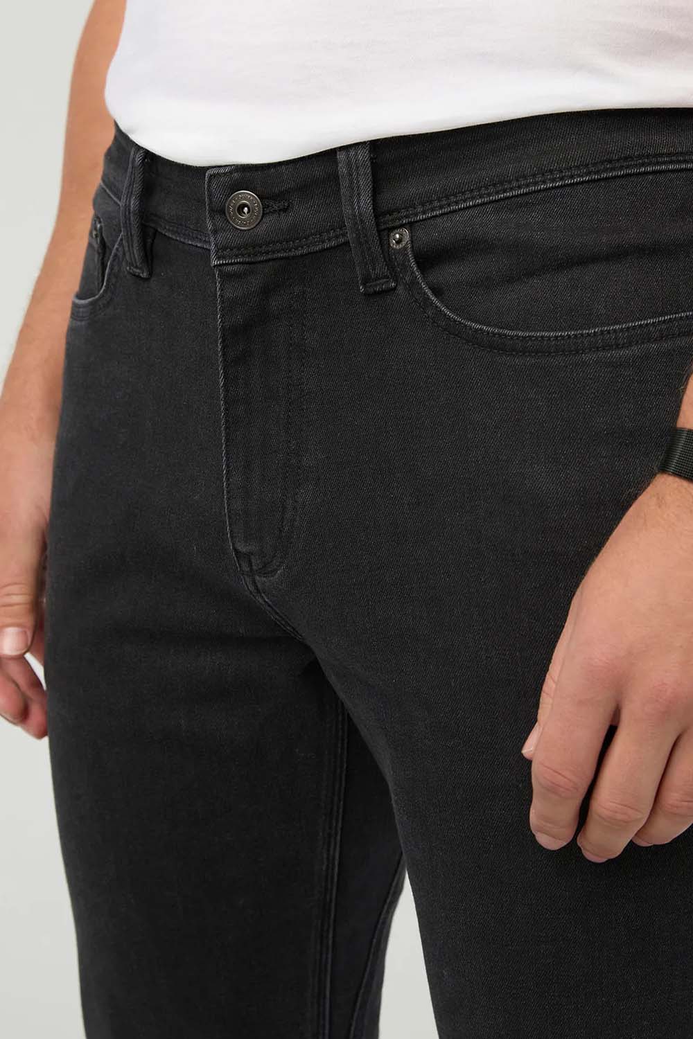duer-performance-denim-slim-straight-worn-black-detail