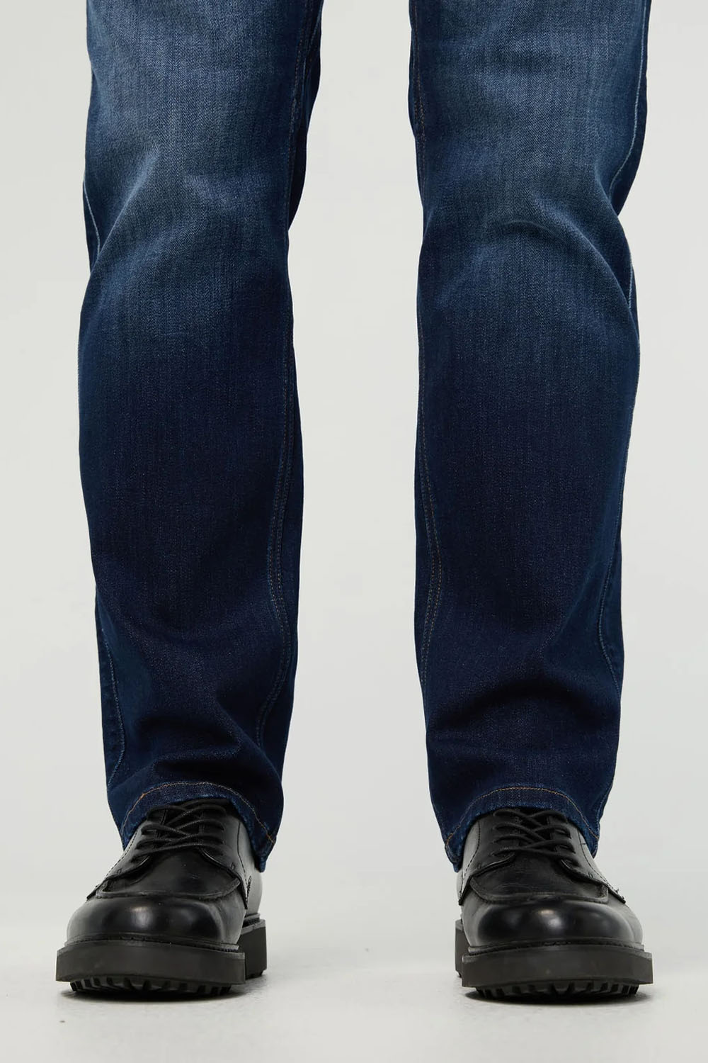 duer-performance-denim-straight-heritage-indigo-hem
