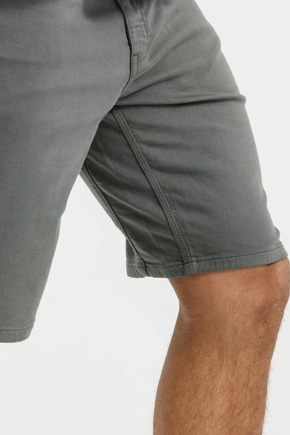 duer no sweat relaxed short gull detail