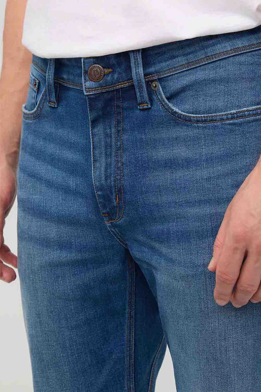 Duer - Performance Denim+ Straight - Alpine Indigo - Detail
