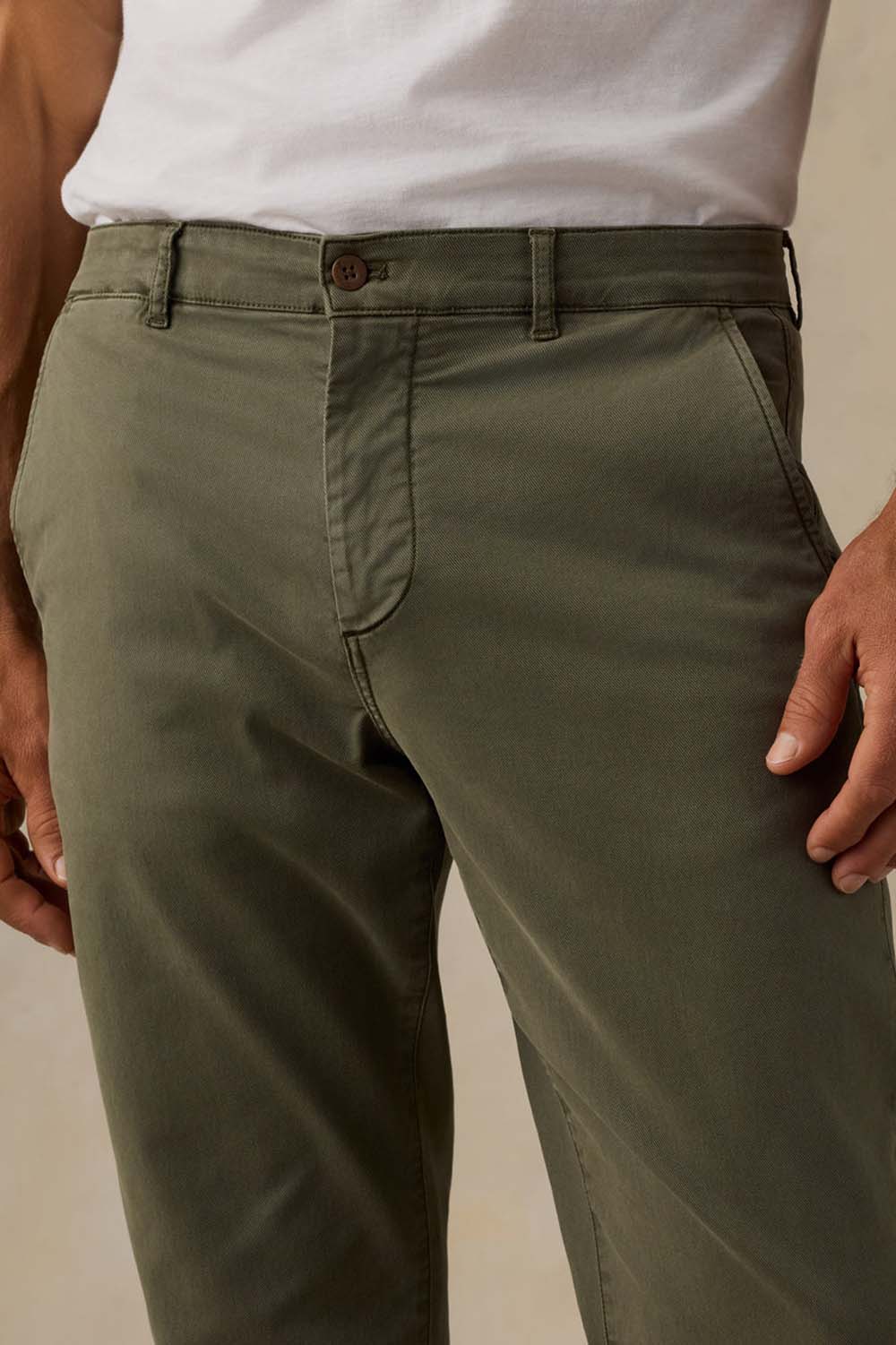 faherty-coastline-chino-elm-olive-front-detail