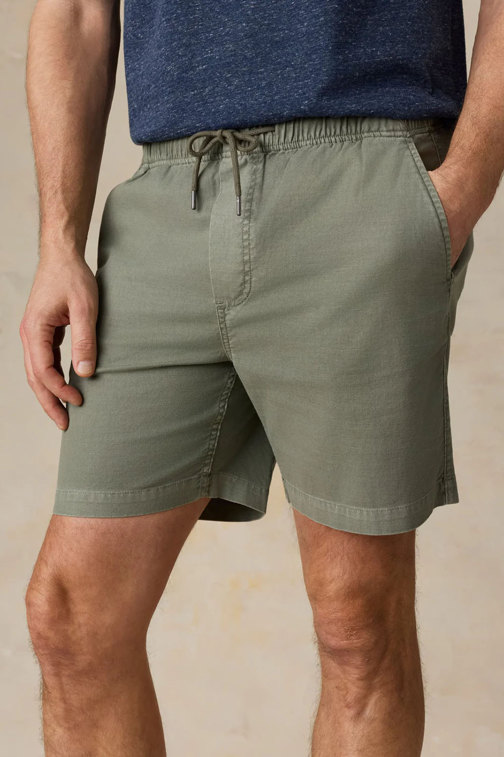 faherty-essential-drawstring-short-desert-olive-detail