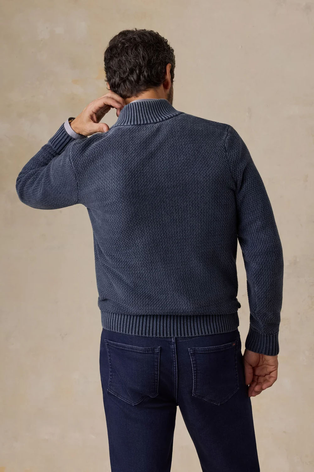 Faherty - Sunwashed Dockside Quarter Button - Abyss Navy - Model Back