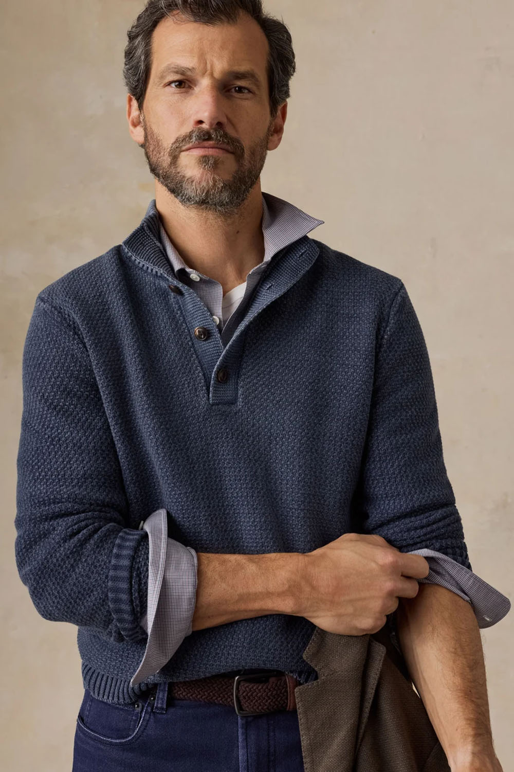 Faherty - Sunwashed Dockside Quarter Button - Abyss Navy - Model Quarter