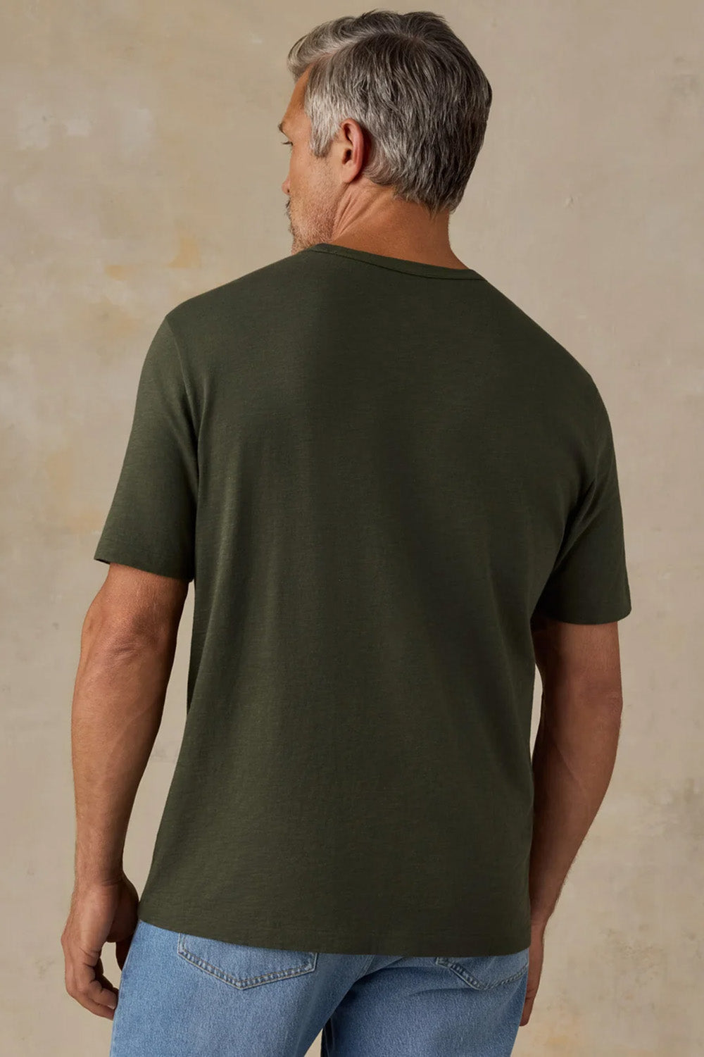 faherty-sunwashed-pocket-tee-forest-grove-back
