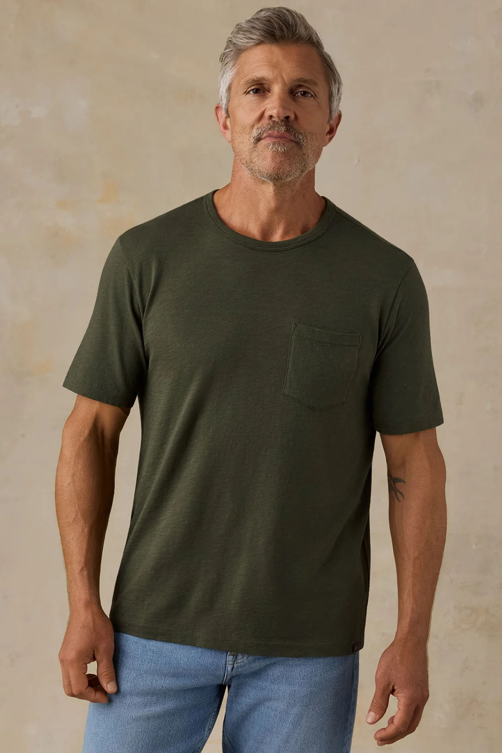 faherty-sunwashed-pocket-tee-forest-grove-front