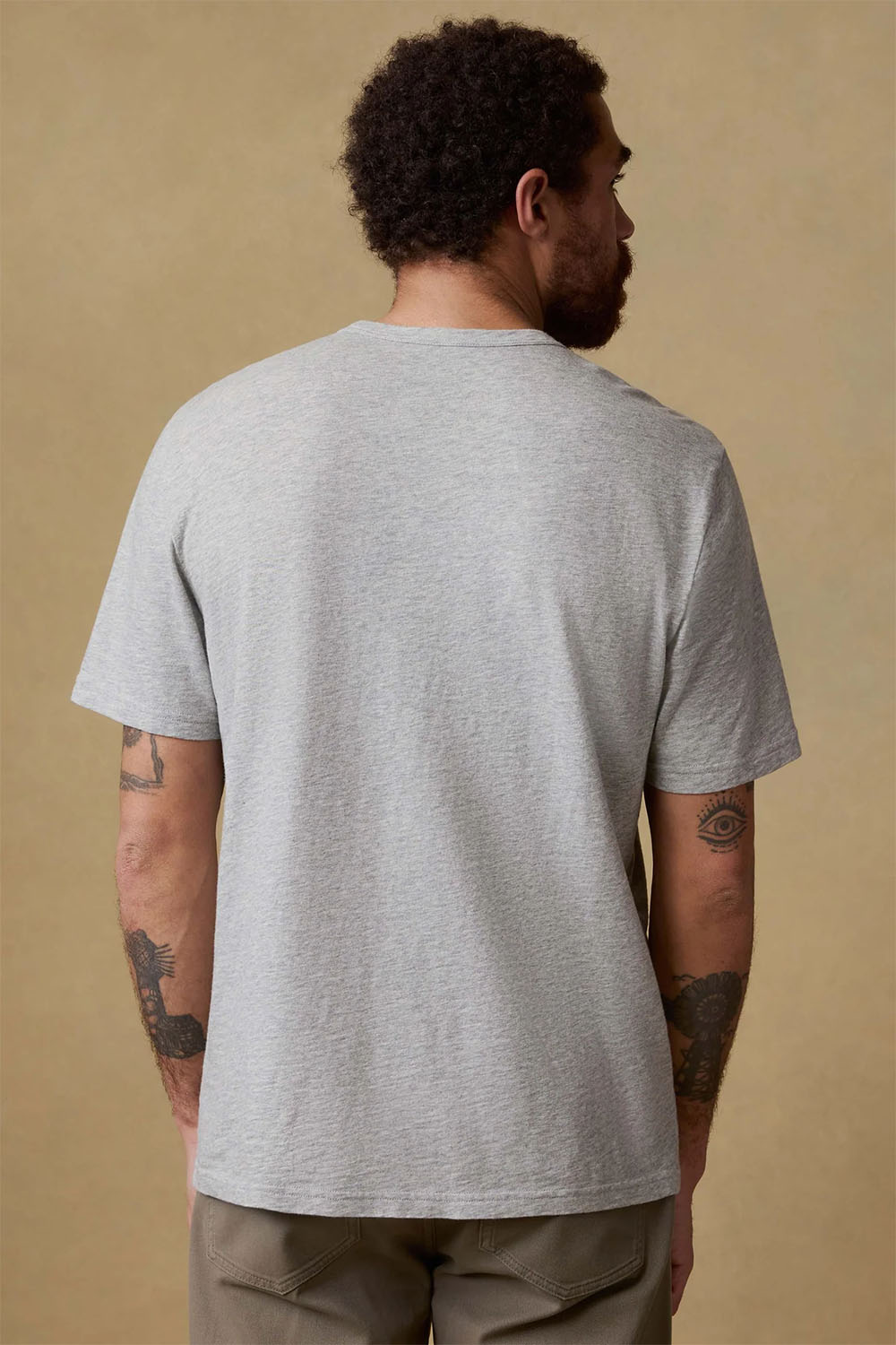 faherty-sunwashed-pocket-tee-granite-heather-back