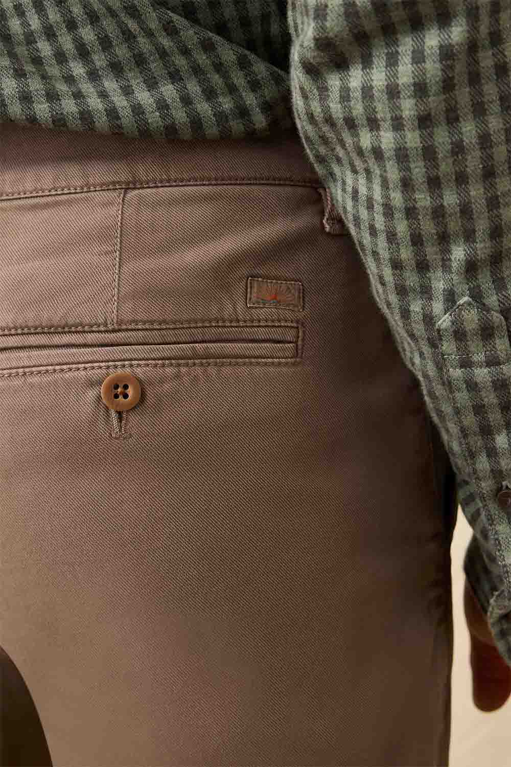 faherty coastline chino alpine brown detail