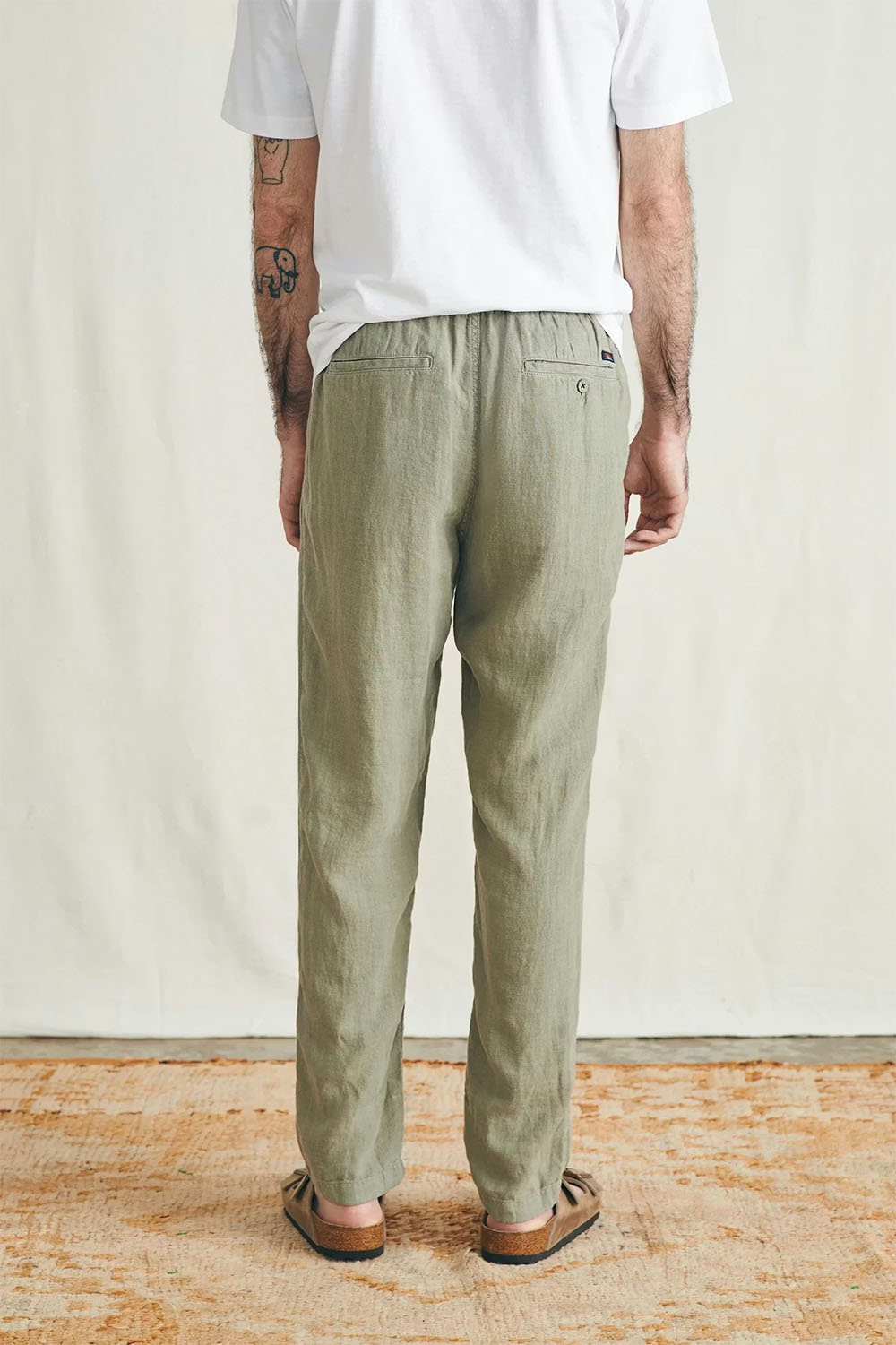 faherty linen drawstring pant canyon olive back