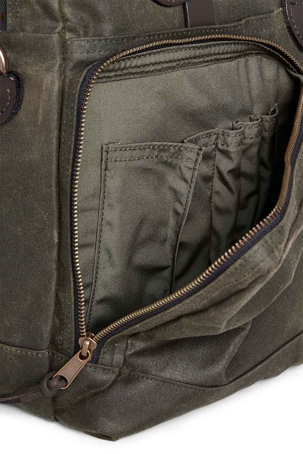 filson-24-hour-tin-briefcase-otter-green-detail