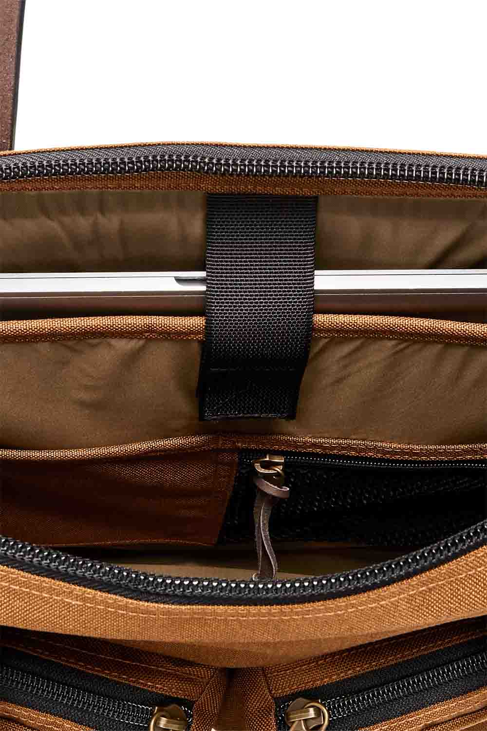 Filson - Dryden Briefcase - Whiskey - Detail Laptop Sleeve