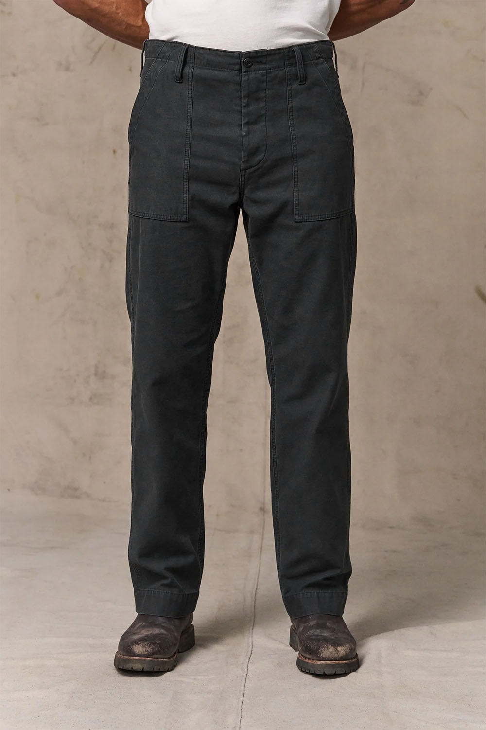 filson field supply pant washed faded black front