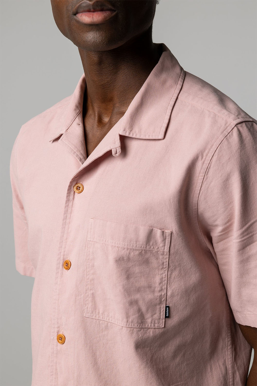 finisterre-hendra-short-sleeve-shirt-rock-salt-detail