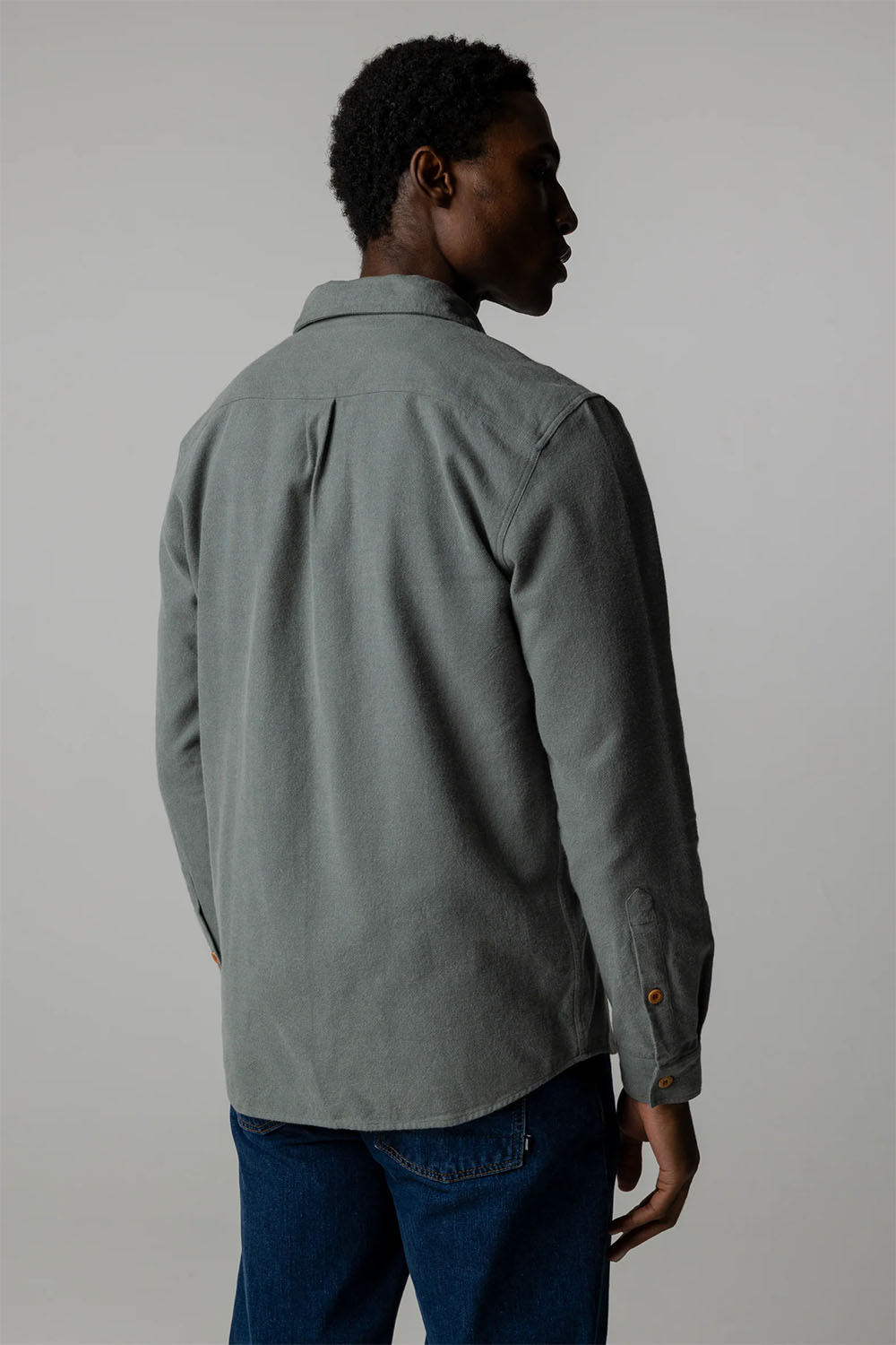 finisterre gylly shirt deep sea back