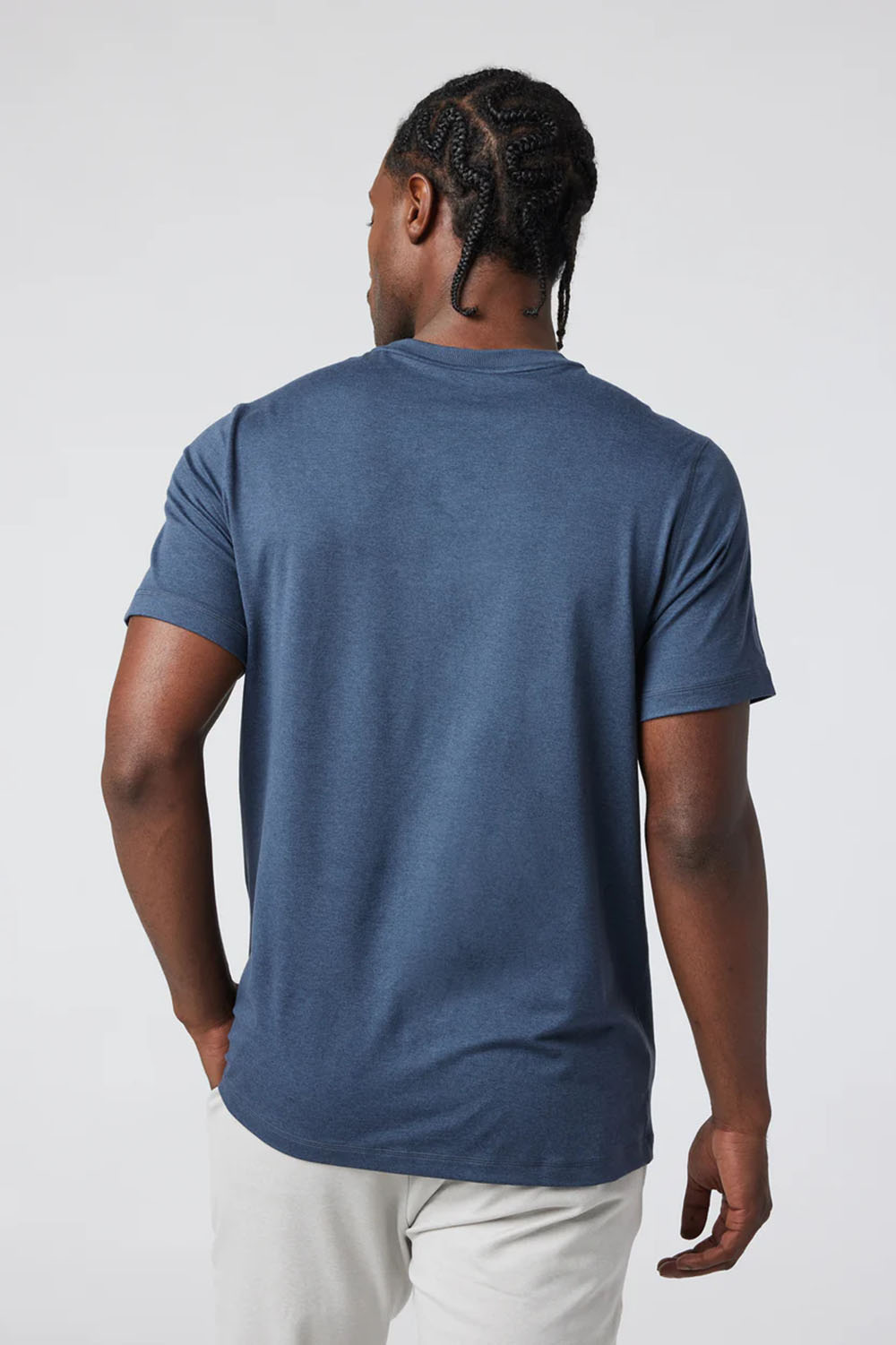 Vuori - Ponto Performance Tee - Azure Heather - Model Back