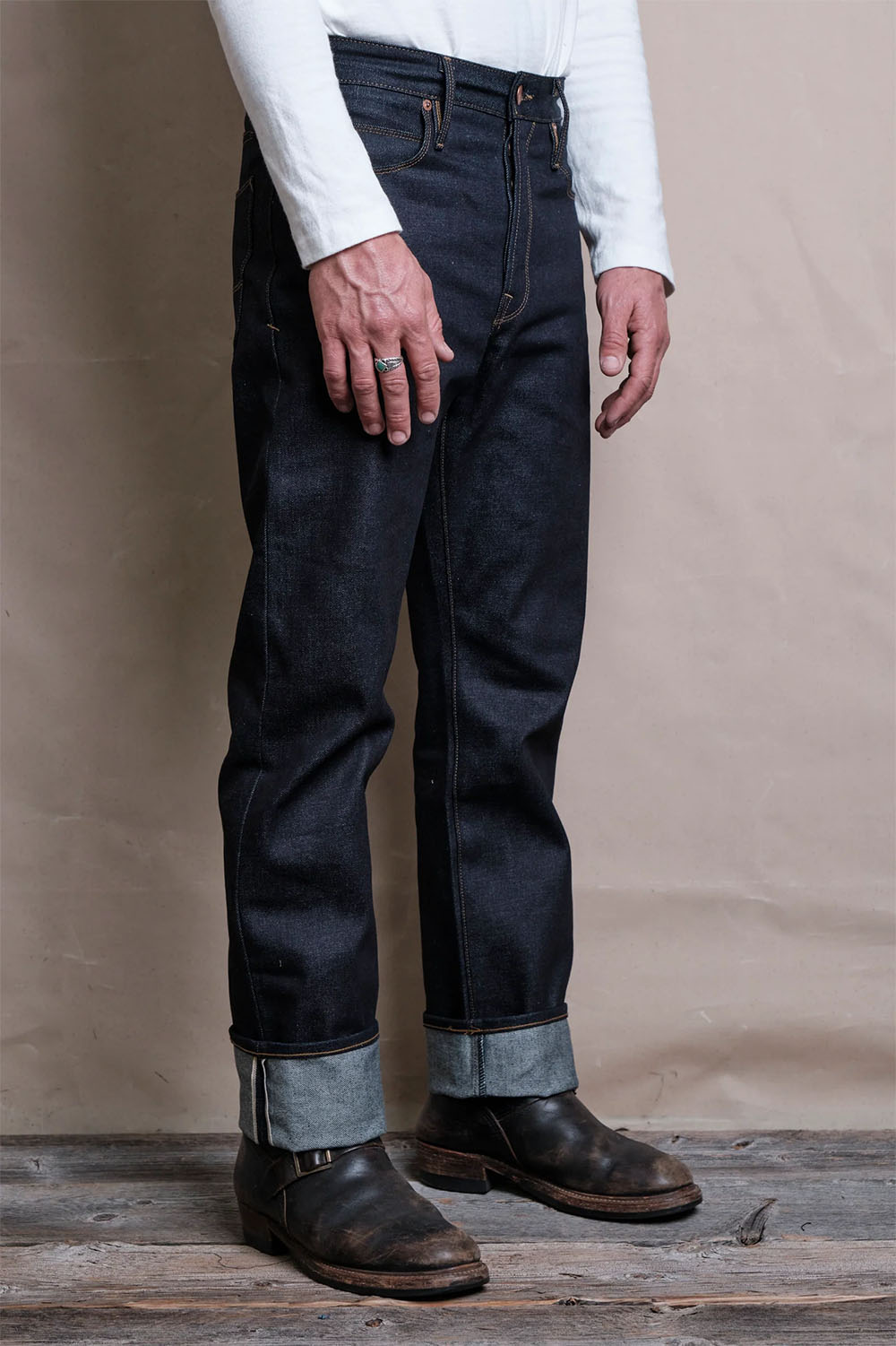 Freenote Cloth - Belford 14.5oz - Kaihara - Model Profile View