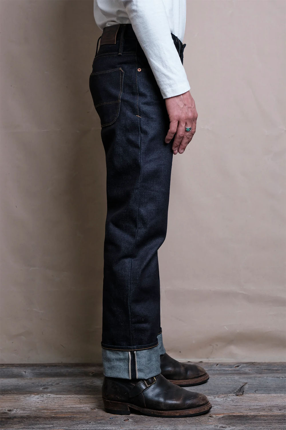 Freenote Cloth - Belford 14.5oz - Kaihara - Model Side View