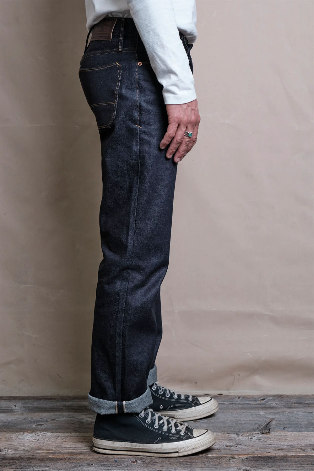 Freenote Cloth - Trabuco 14.5oz - Kaihara - Model Side View