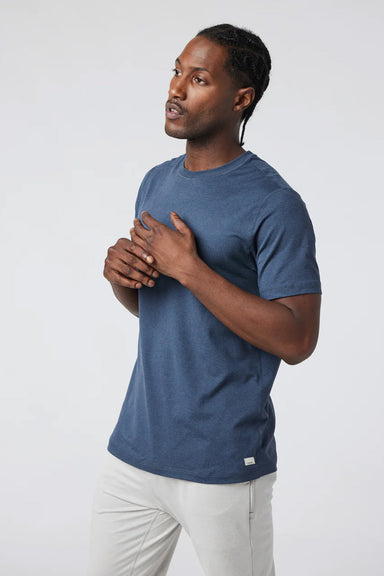 Vuori - Ponto Performance Tee - Azure Heather - Model Front Detail