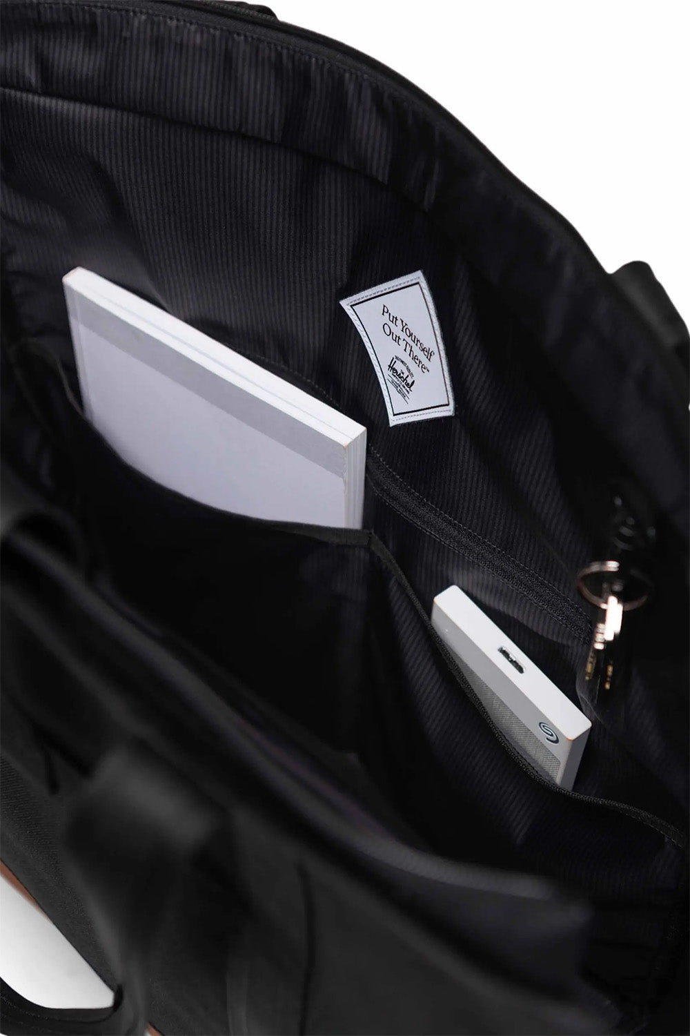 herschel heritage tote black diamond/black pocket
