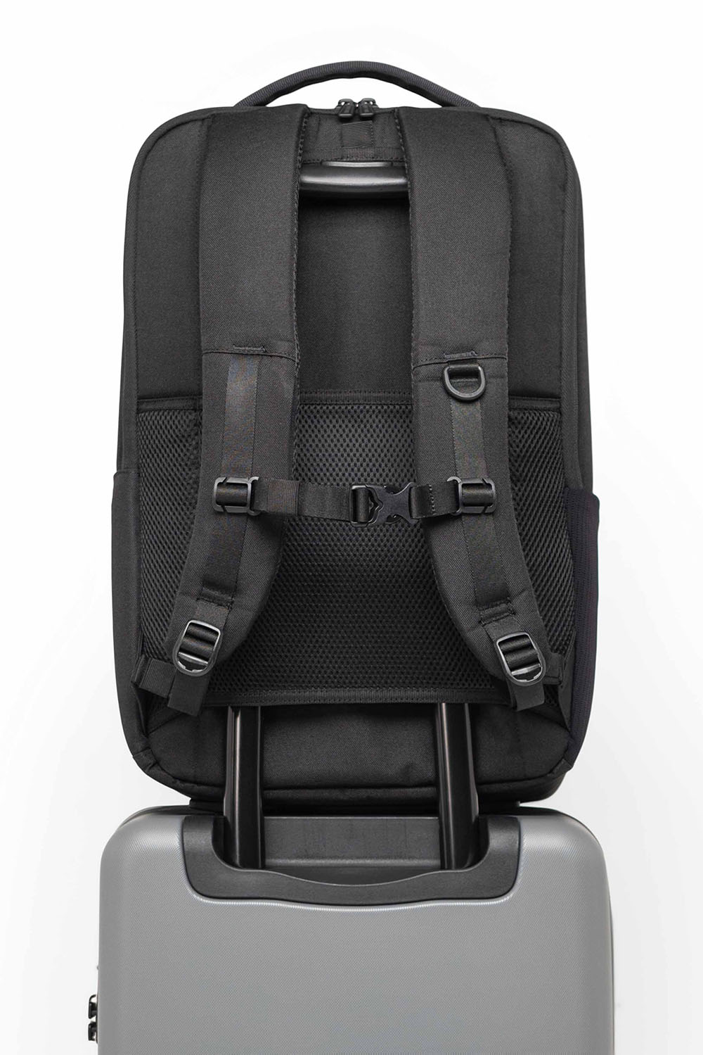 heschel-kaslo-travel-backpack-tech-black-luggage