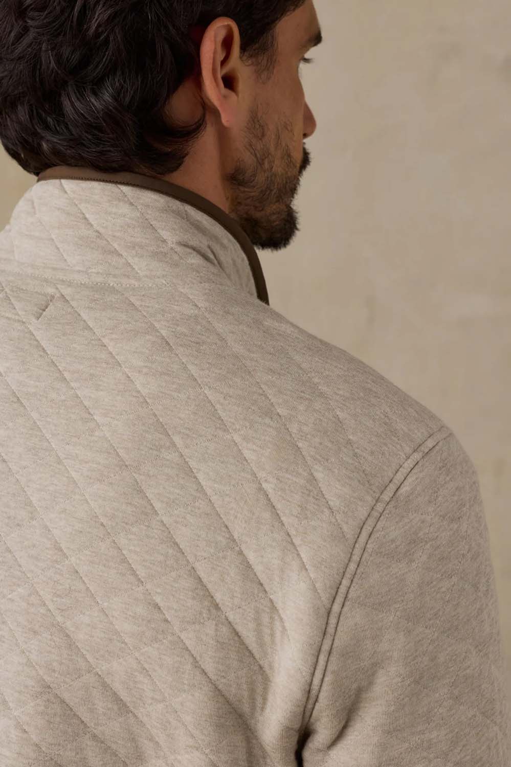 Faherty Epic Quilted Fleece Pullover in Oatmeal Melange — Detail collar view