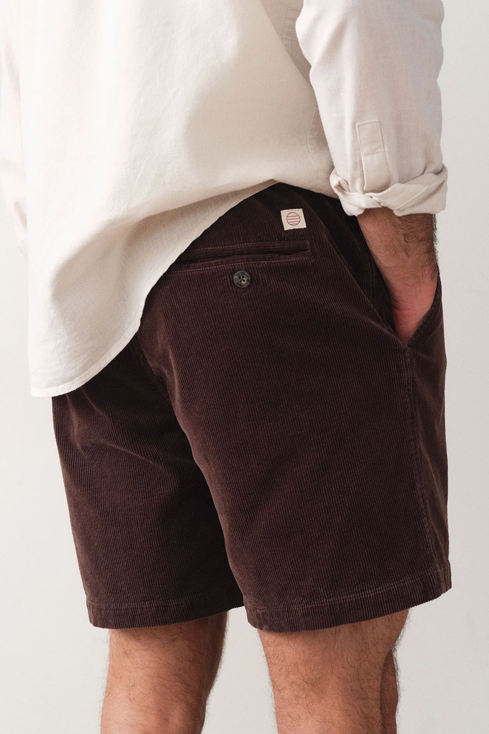 marine-layer-6in-saturday-cord-short-dark-brown-back