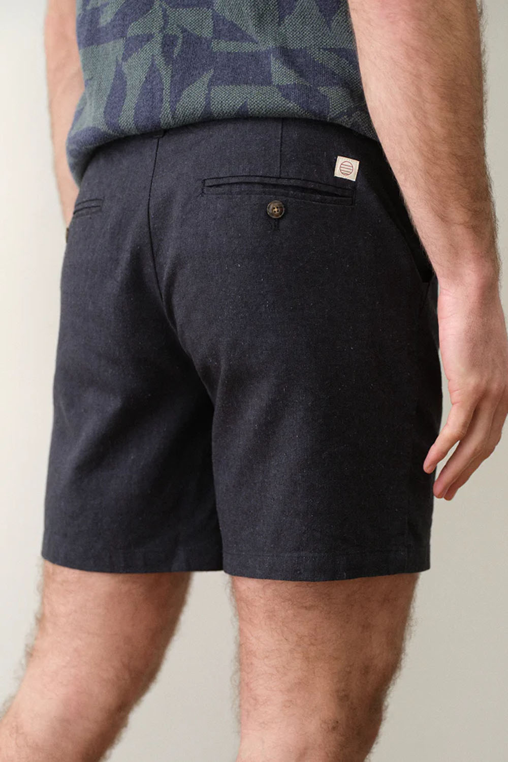 marine-layer-7in-saturday-hemp-chino-short-india-ink-back