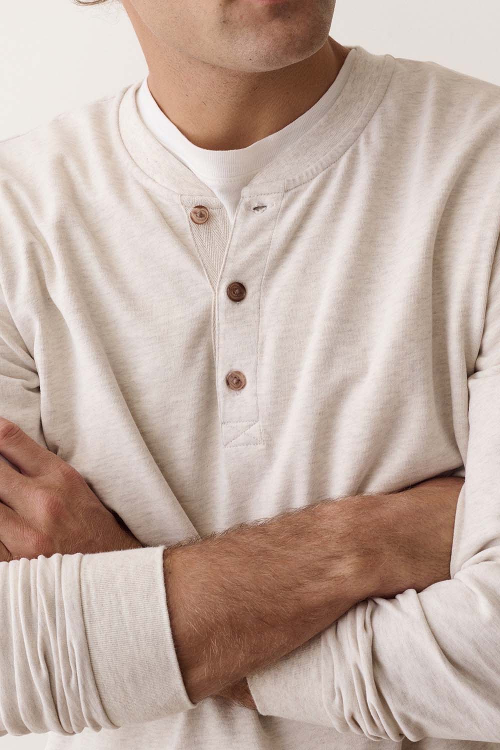 marine-layer-luxe-250-henley-oatmeal-heather-detail