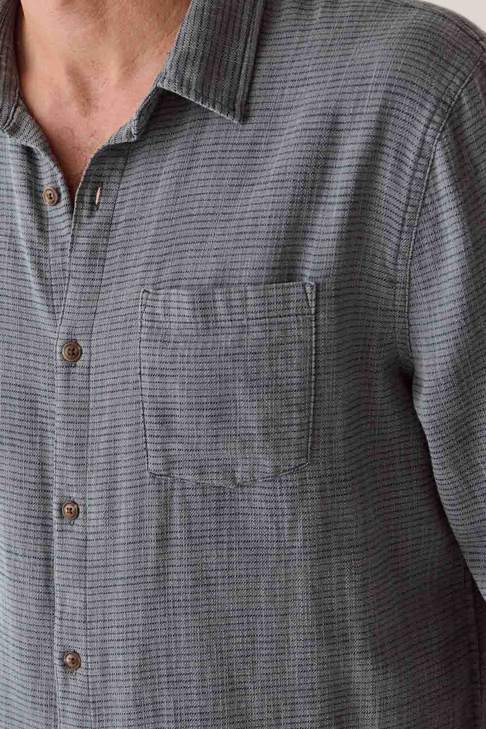 marine-layer-stretch-selvage-shirt-balsam-mini-stripe-detail