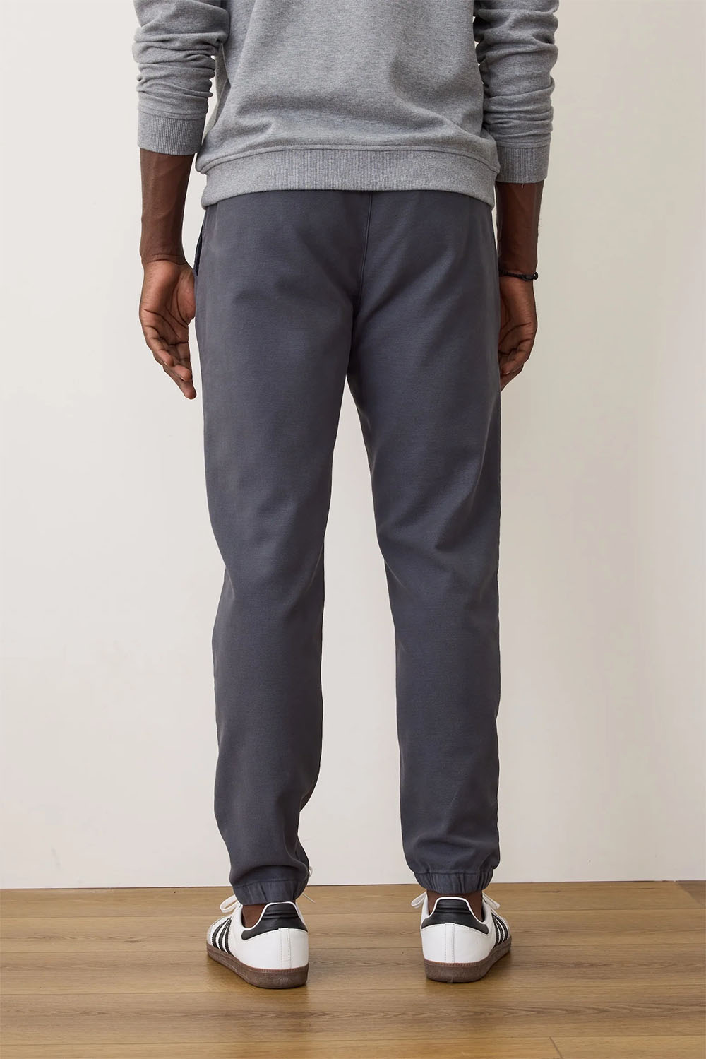 marine layer saturday favorite jogger india ink back
