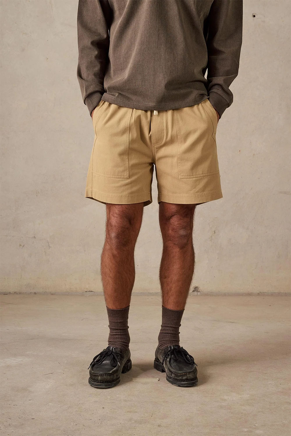 mctavish twill shorts tan front