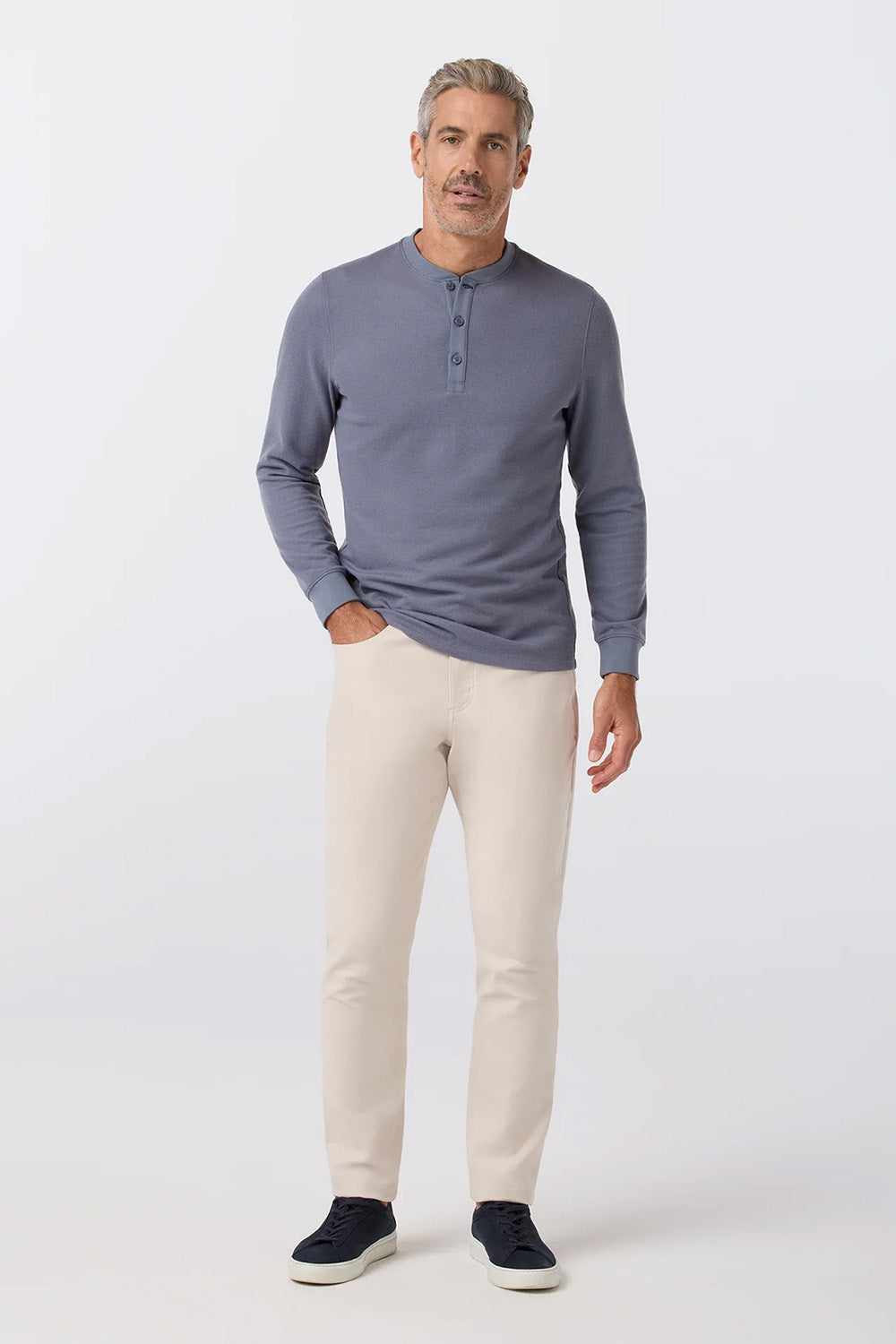 Mizzen + Main - Henderson Henley - Dark Slate - Model Full Body