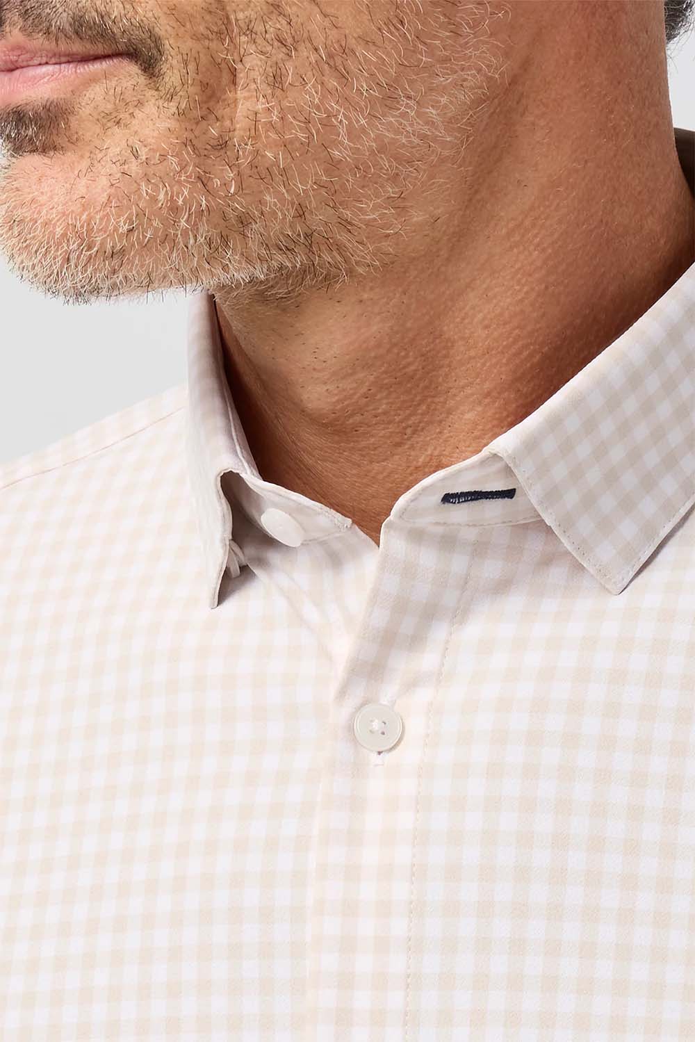 mizzen and main leeward ls sand dollar crew gingham detail