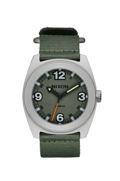 nixon clutch 42 matte silver thyme front