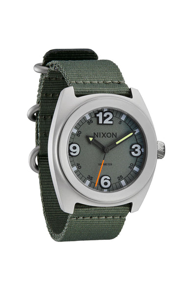 nixon clutch 42 matte silver thyme profile