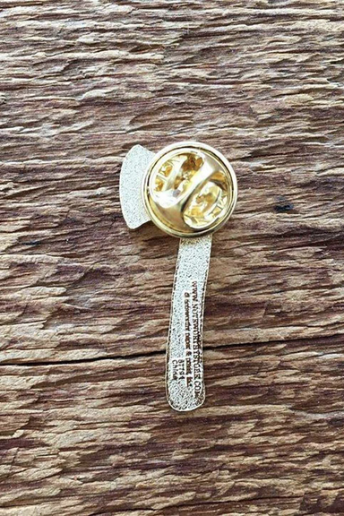 noteworthy-paper-and-press-axe-pin-back