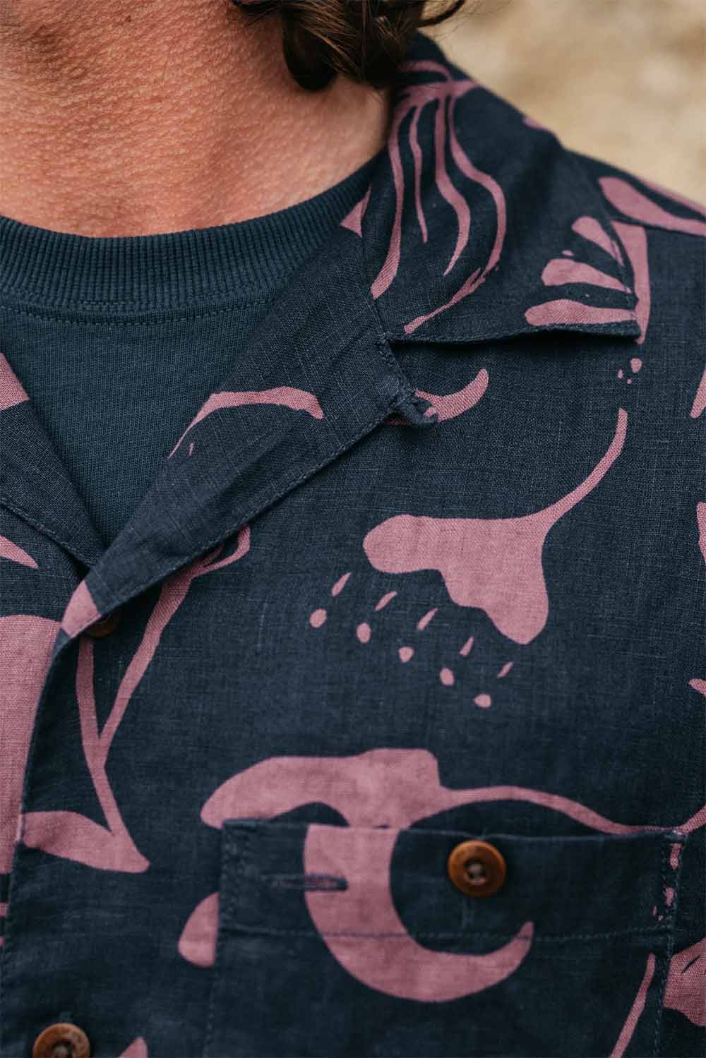 Finisterre - Atlas SS Shirt - Navy/Fig - Detail