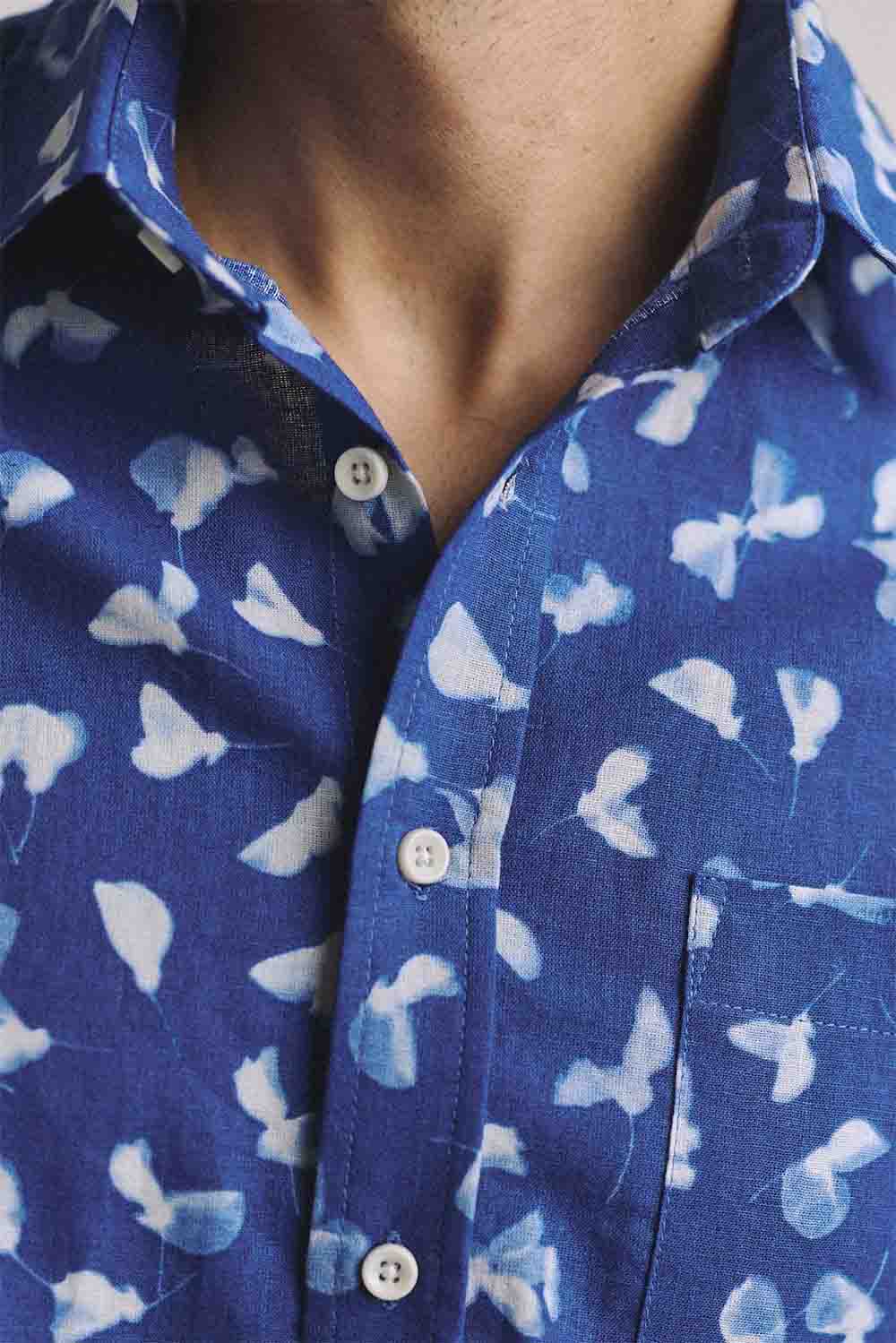 Taylor Stitch - The California SS - Dark Navy Gingko - Detail