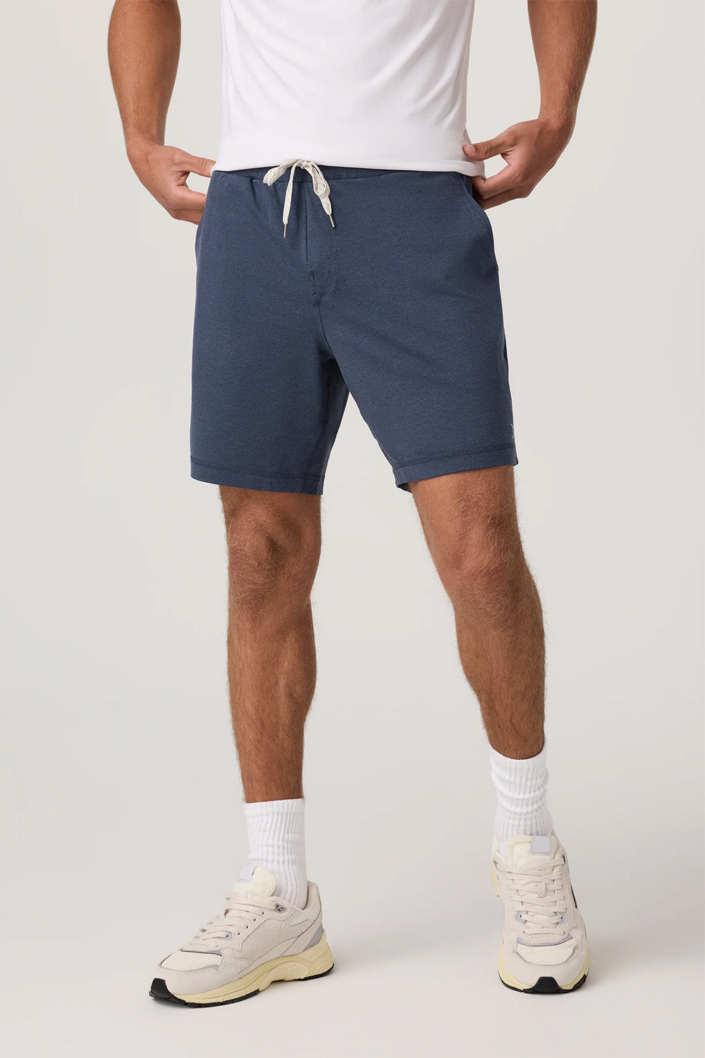 Vuori - Ponto Performance Short - Azure Heather - Model Front Detail