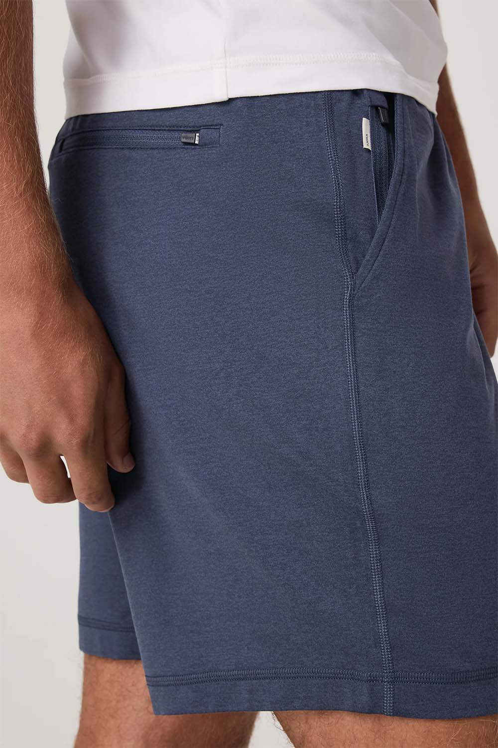Vuori - Ponto Performance Short - Azure Heather - Model Detail