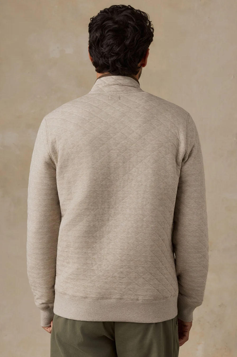 Faherty Epic Quilted Fleece Pullover in Oatmeal Melange — Back view